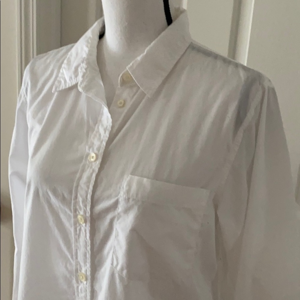 06:09- Banana Republic Button Down Shirt - Picture 7 of 15